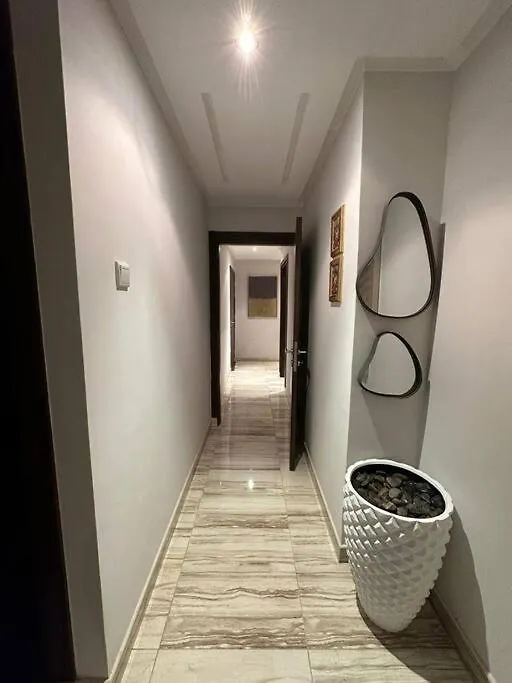 شقة بصالة انيقة وثلاث غرف نوم Apartment Mecca